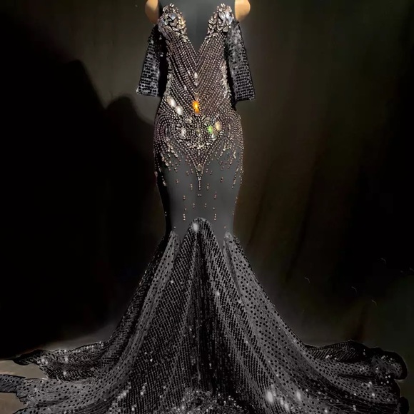 Magnificent Sylvia Luxury Crystal Sequin Dress in Silver - Picture 8 of 12